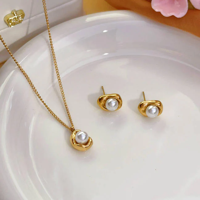 How to Style Necklace and Earring Sets for a Polished Look