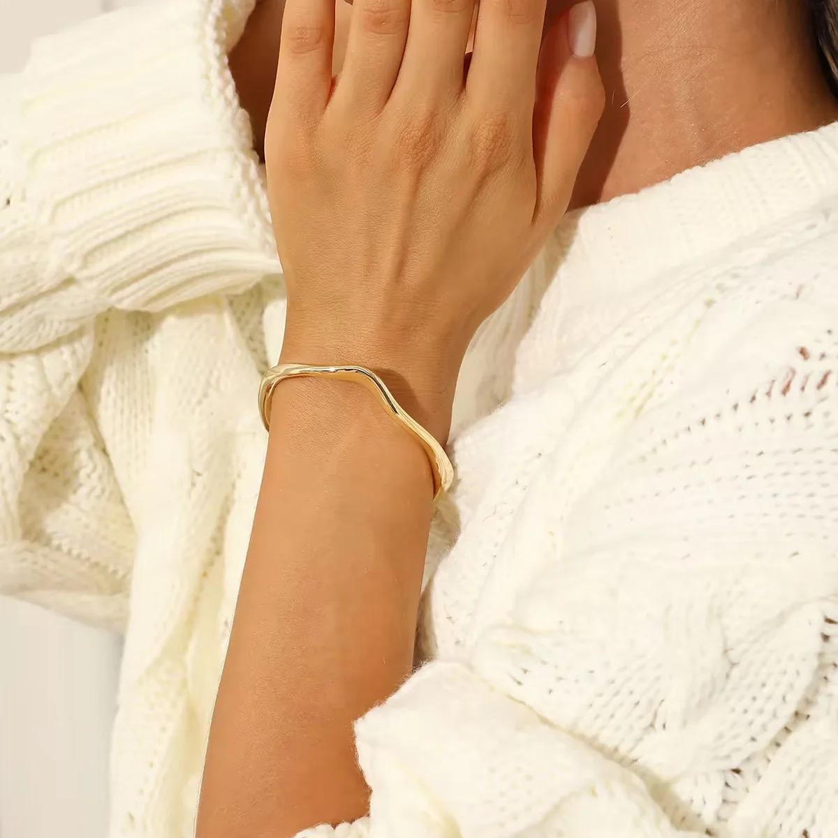 Free Spirit Bracelet - 18 K Gold Plated