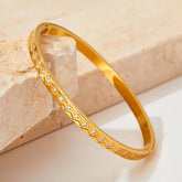 Minimal Stone Cuff Bracelet - 18 K Gold Plated
