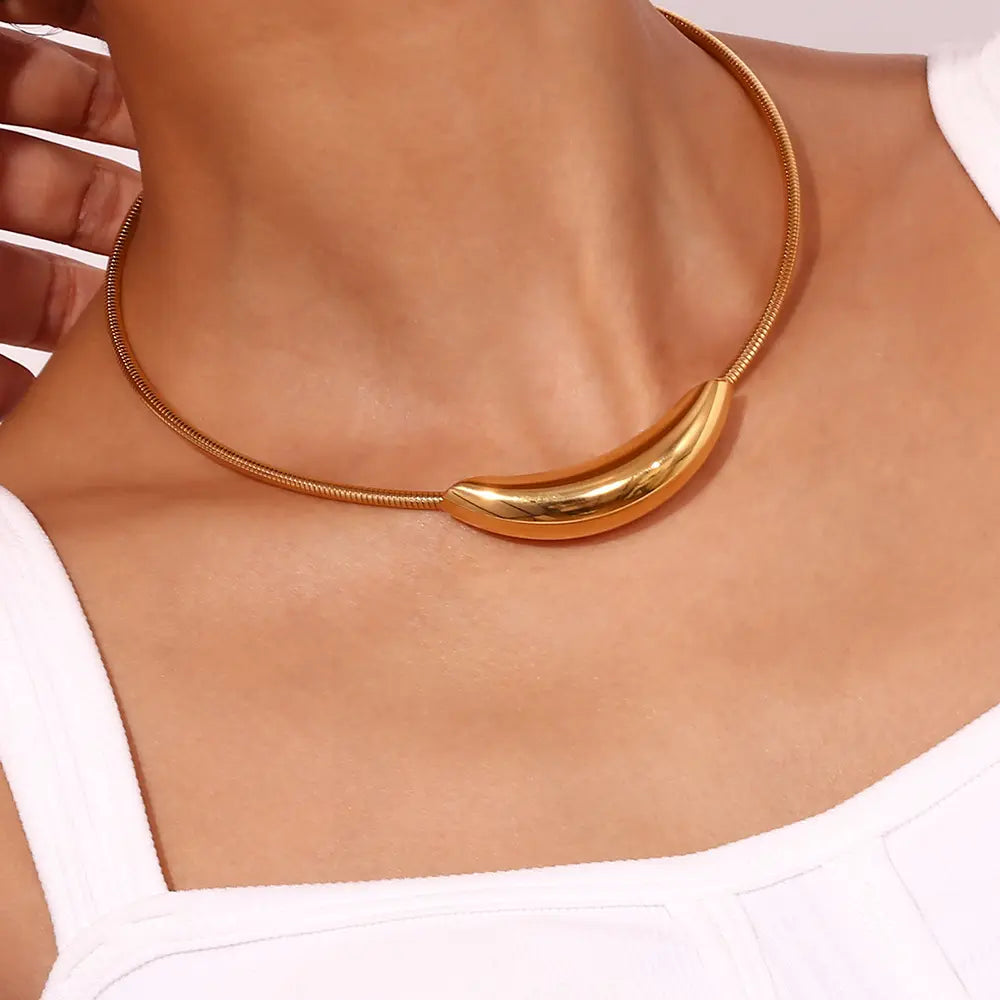 Neo Neckpiece - 18 K Gold Plated