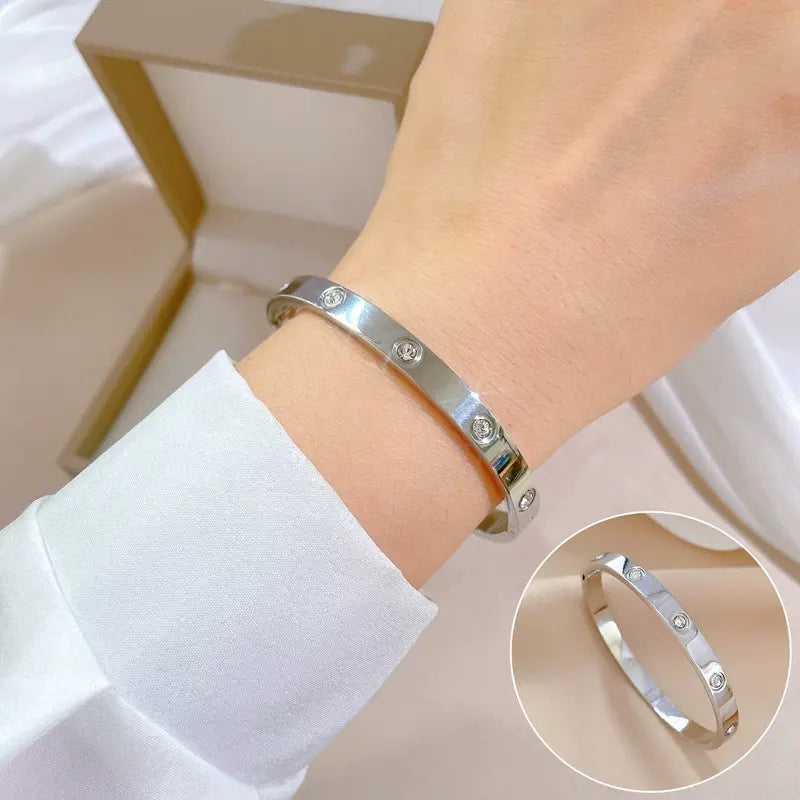 Bold Essence Bracelet - 18 K Gold Plated