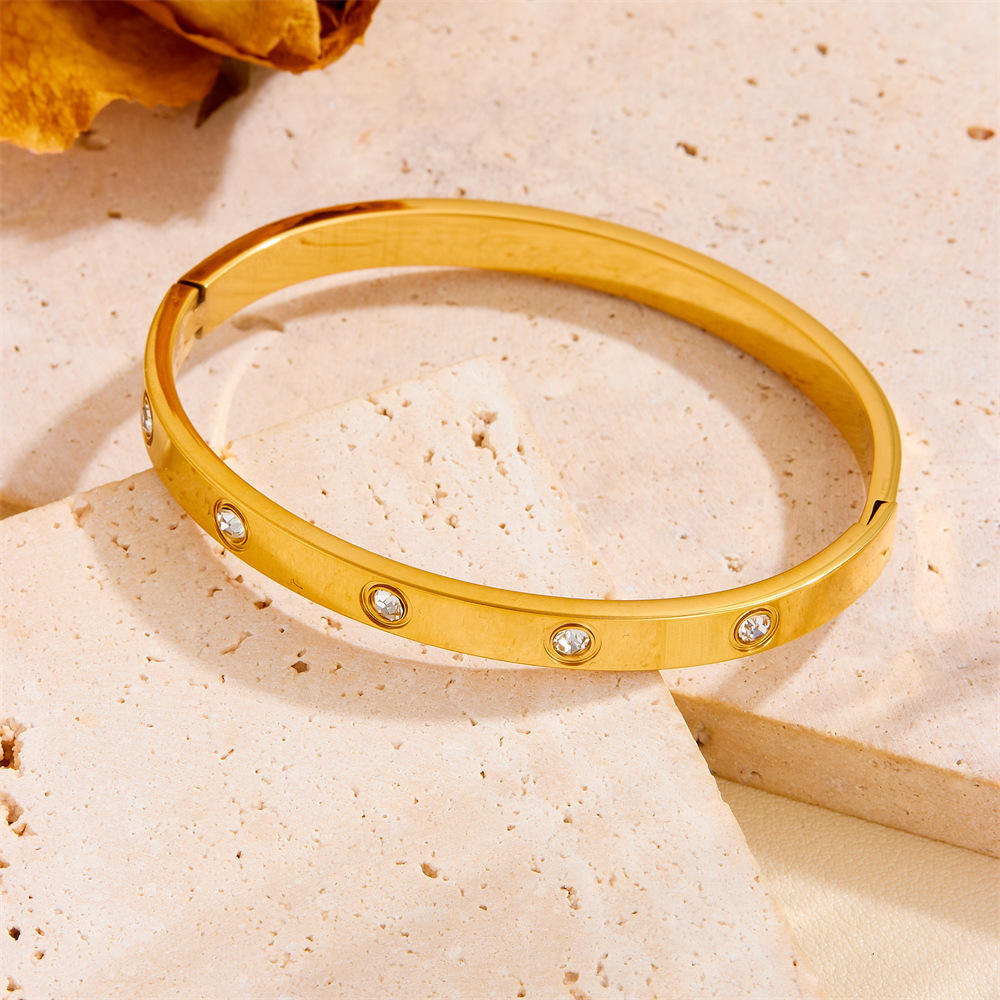Bold Essence Bracelet - 18 K Gold Plated