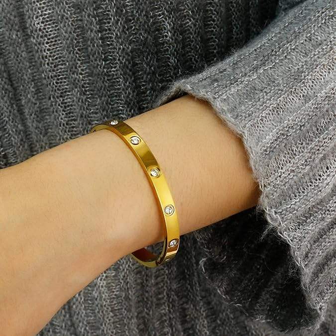 Infinite Wishes Neckpiece and Bold Essence Bracelet Combo Set