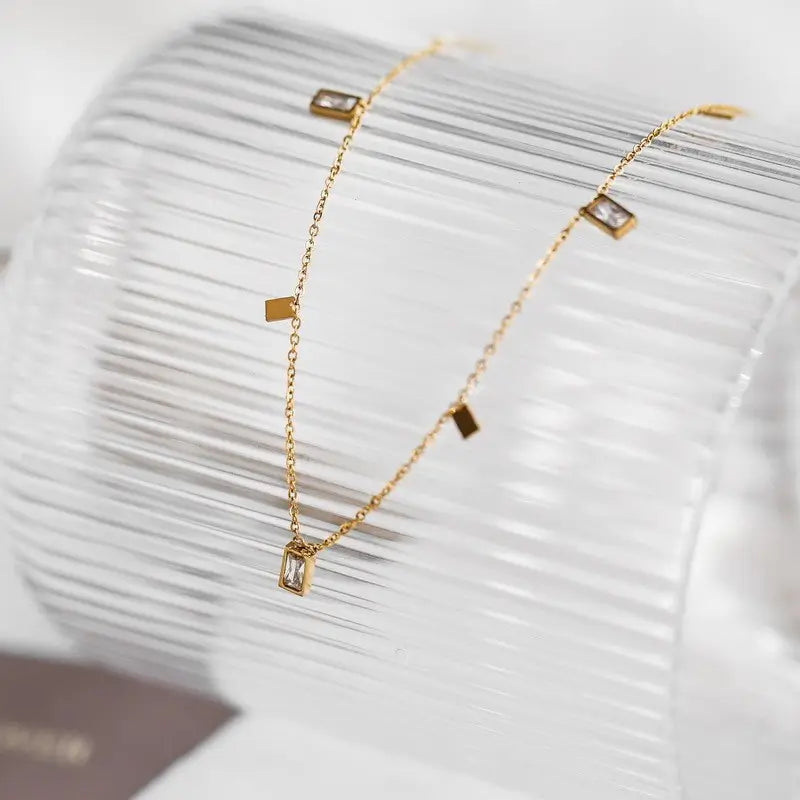 Stellara Neckpiece - 18 K Gold Plated