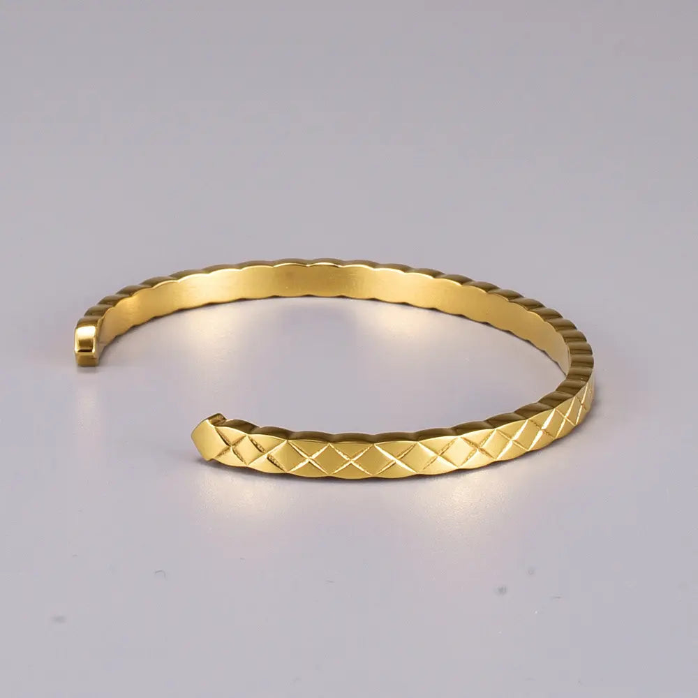 Seren Cuff Bracelet - 18 K Gold Plated