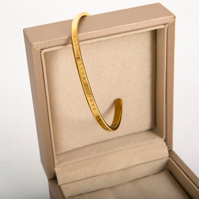 CharmCurve Bracelet - 18 K Gold Plated (Adjustable)