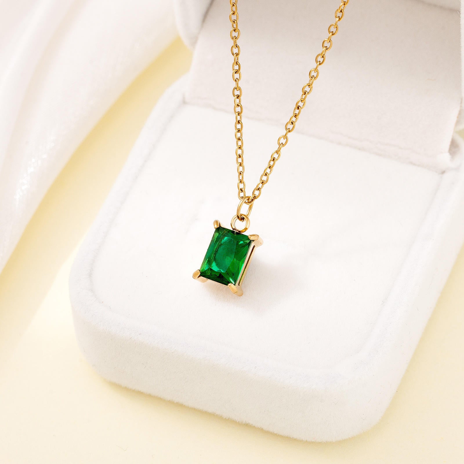 Orvia Pendant Set - 18 K Gold Plated