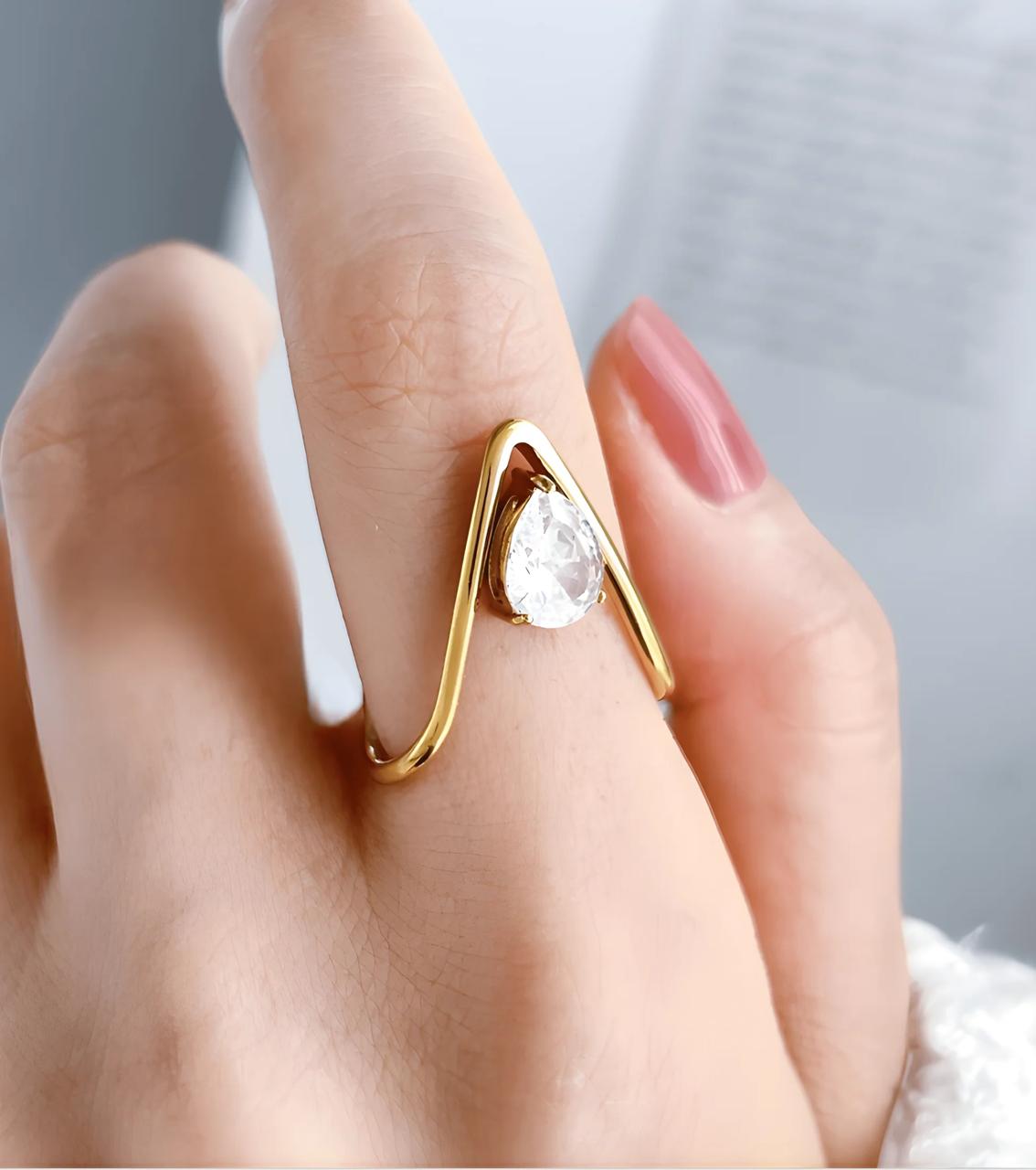 Vanky Ring - 18 K Gold Plated