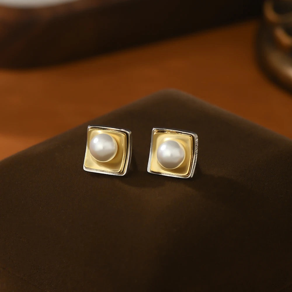 Subtle Spark Earring - 18 K Gold Plated