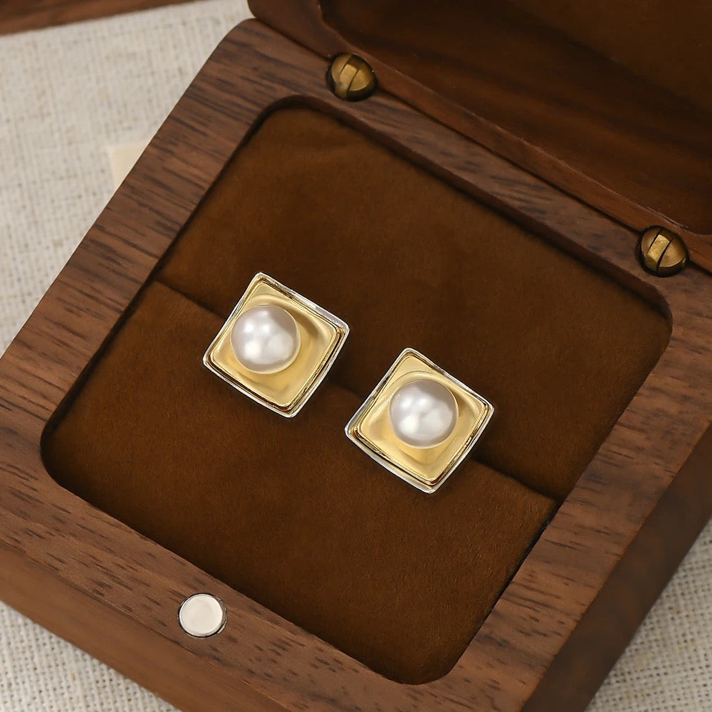 Subtle Spark Earring - 18 K Gold Plated