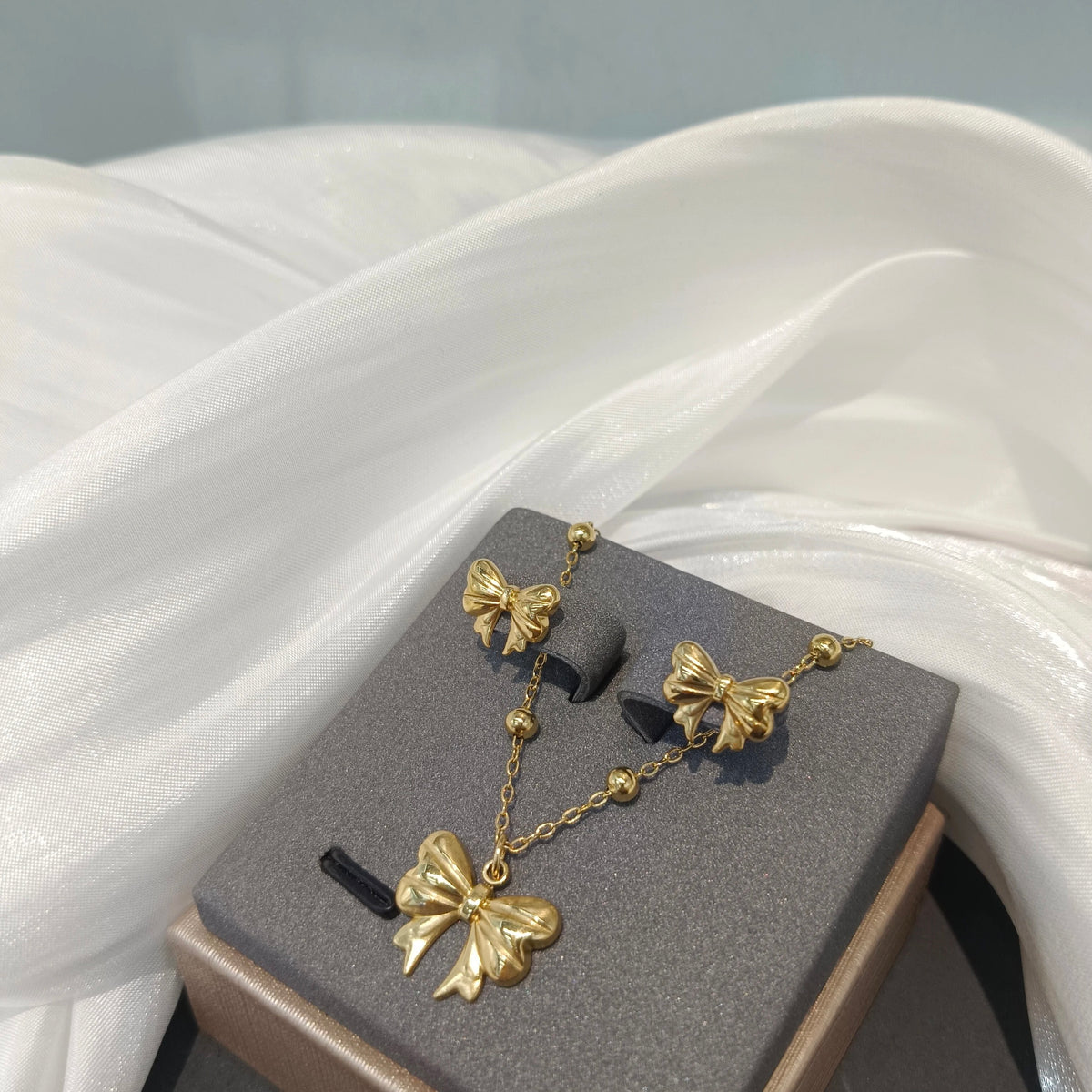 Bow Luxe Pendant Set - 18 K Gold Plated