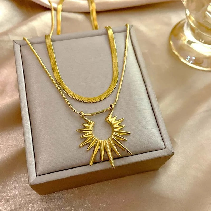 Sunlit Neckpiece - 18 K Gold Plated