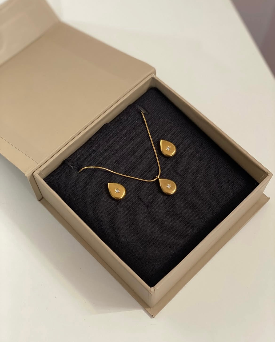 Petal Drops Pendant Set - 18 K Gold Plated
