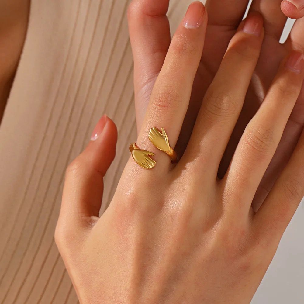 Hug Me Tight Ring - 18 K Gold Plated (Adjustable)