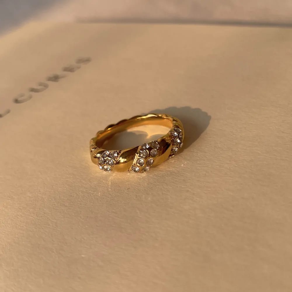 Eden Grace Ring - 18 K Gold Plated