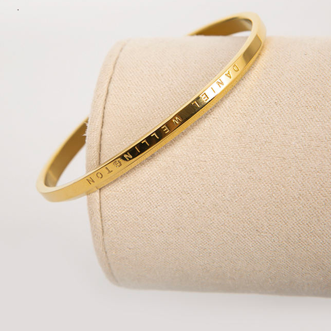 CharmCurve Bracelet - 18 K Gold Plated (Adjustable)