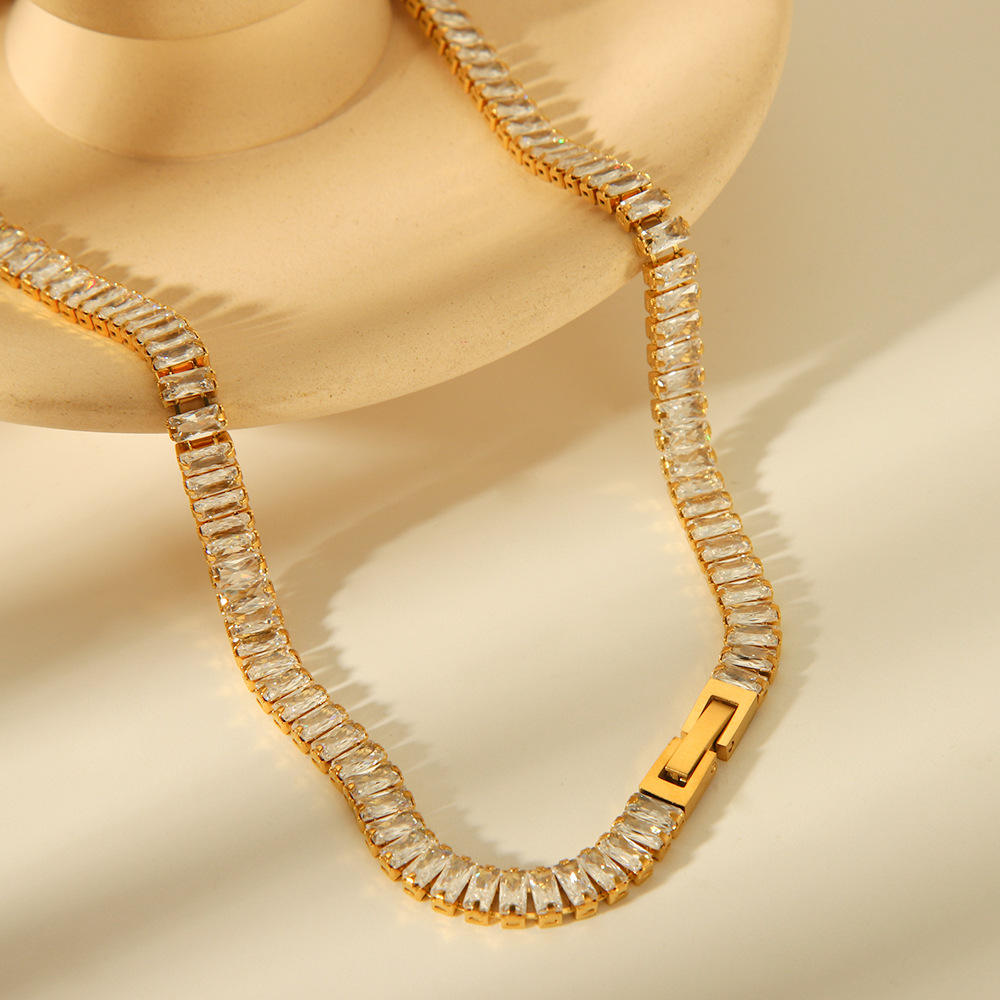 Crystelle Neckpiece - 18 K Gold Plated