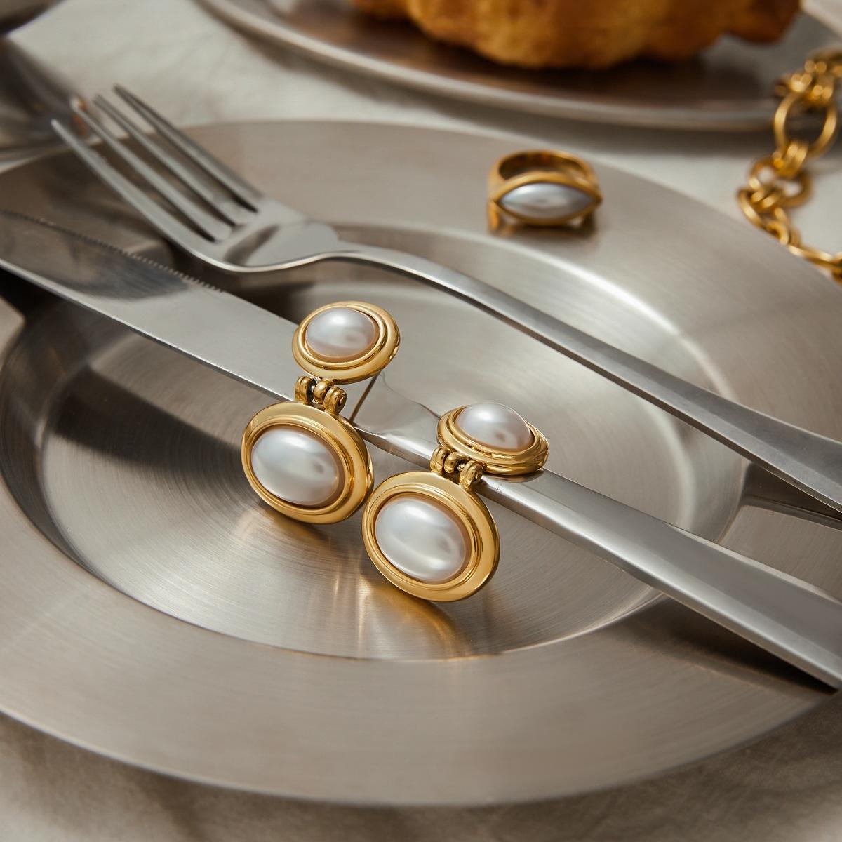 Majestic Pearl Earring - 18 K Gold Plated