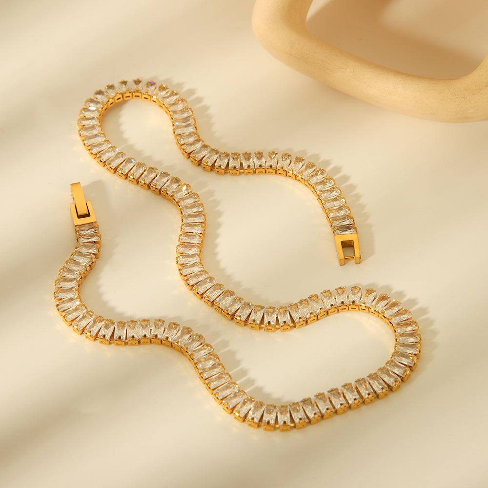 Crystelle Neckpiece - 18 K Gold Plated
