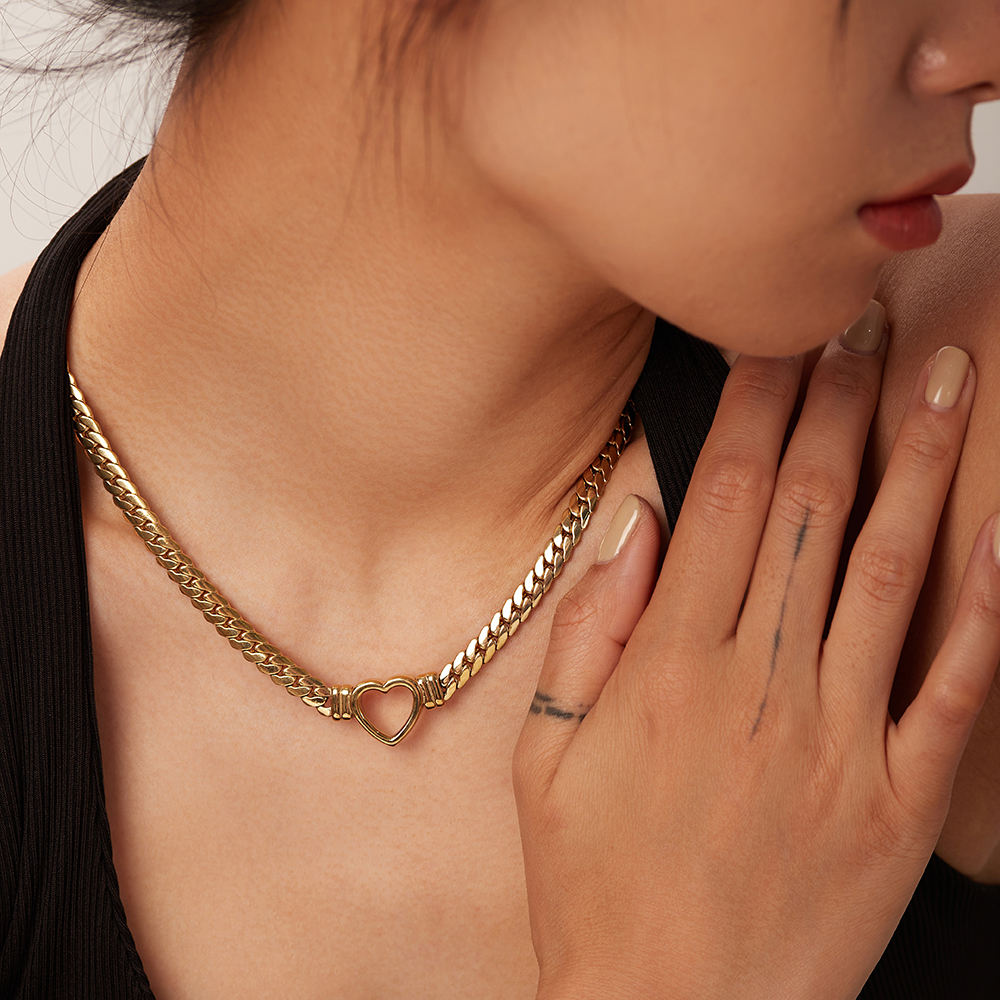Zinnia Neckpiece - 18 K Gold Plated