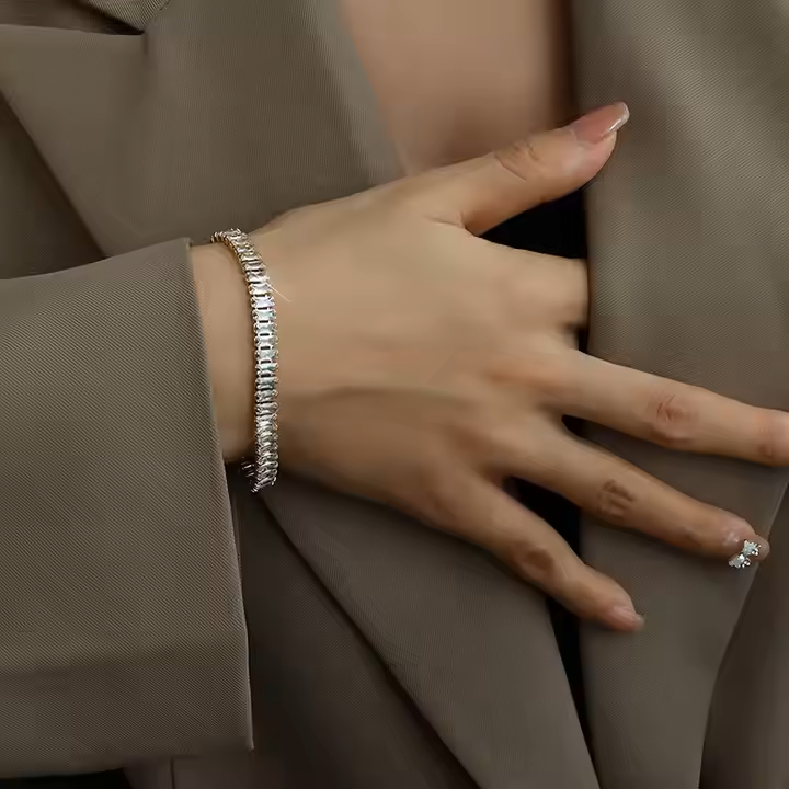 Moonlit Bracelet - 18 K Gold Plated