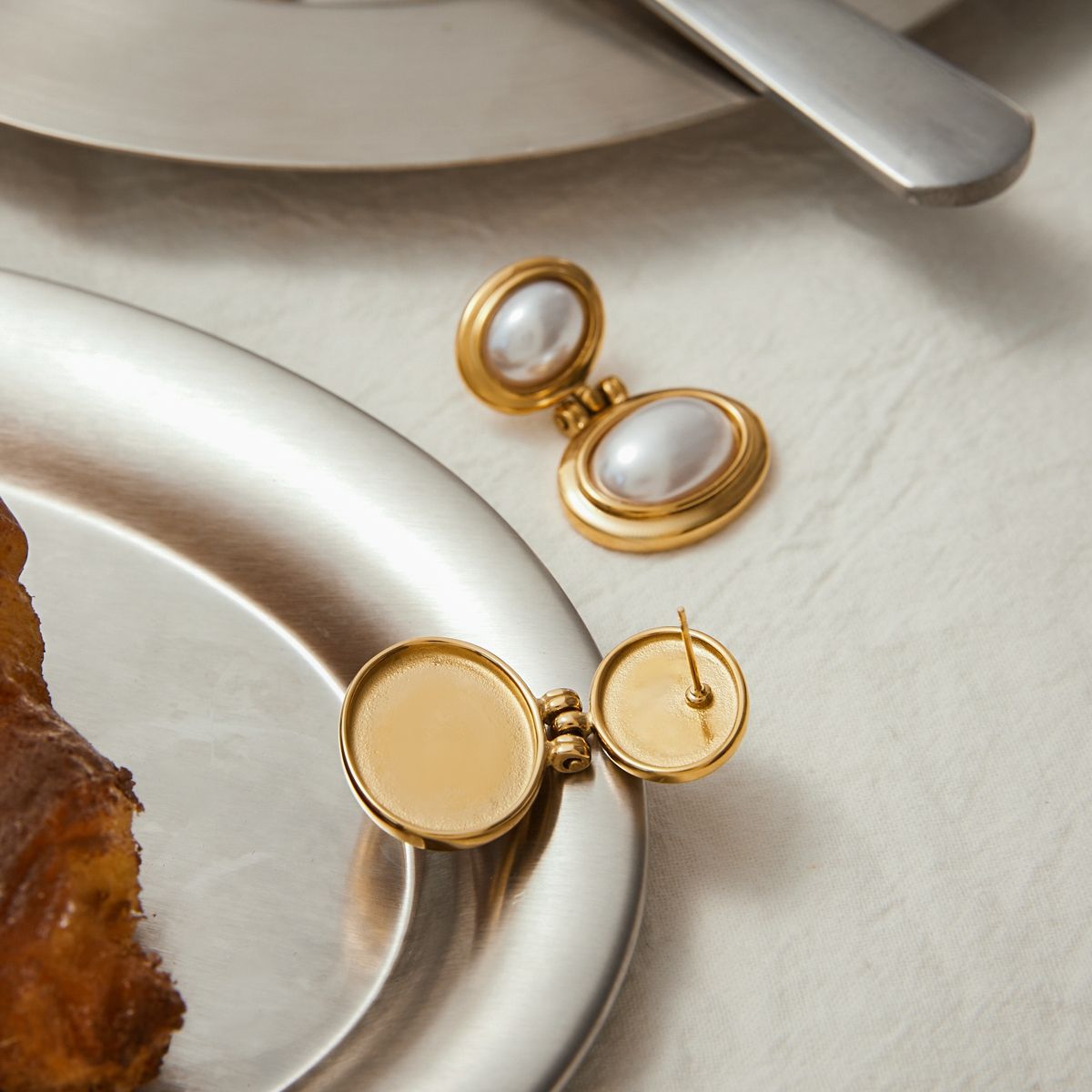Majestic Pearl Earring - 18 K Gold Plated