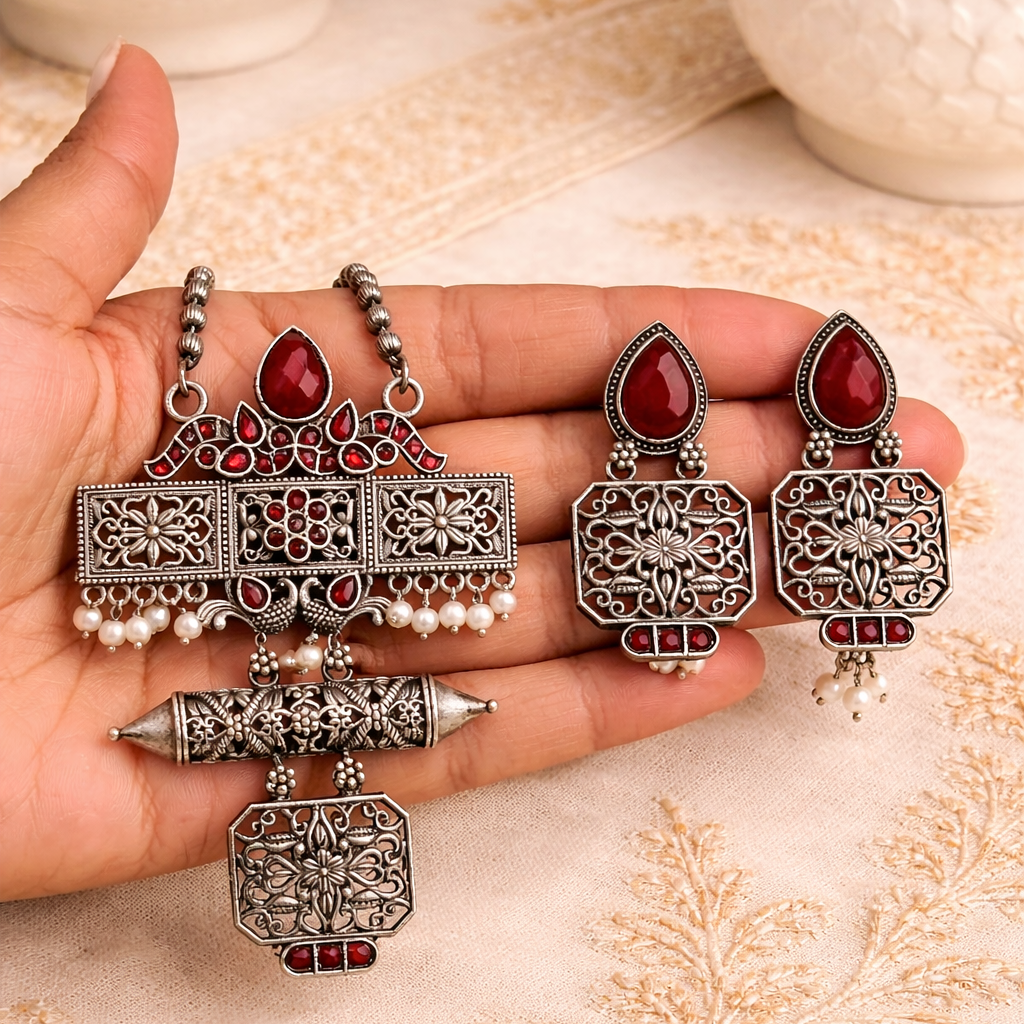 Iraayal Necklace Set