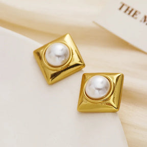 Gentle Bloom Earring - 18 K Gold Plated
