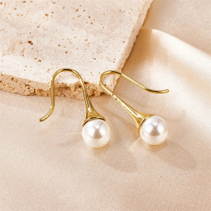 Pearl Romance Earring - 18 K Gold Plated