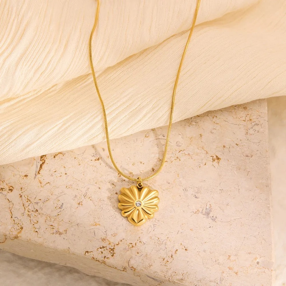 Pearl Petal Neckpiece- 18 K Gold Plated