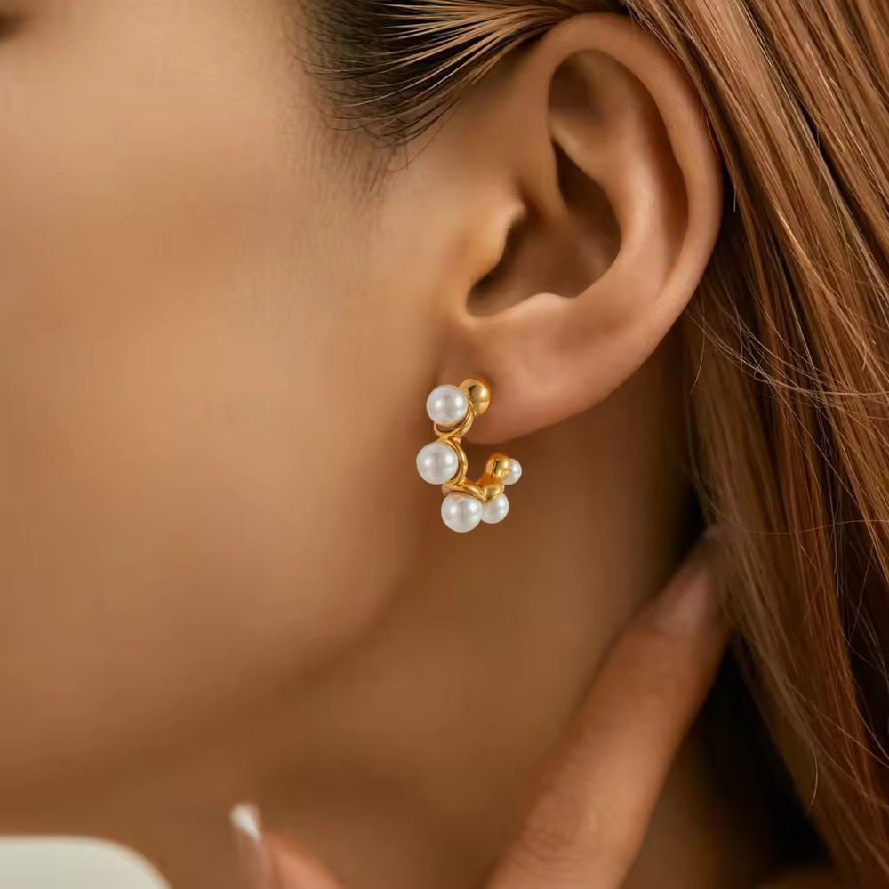 Royal Radiance Earring - 18 K Gold Plated